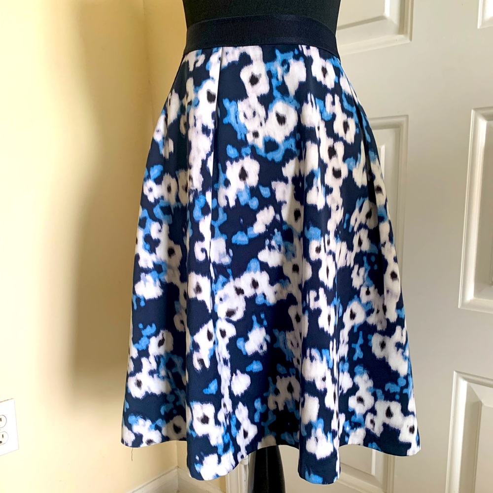 Ellen Tracy Blue And White Floral A-line Flare Skirt Size 8
